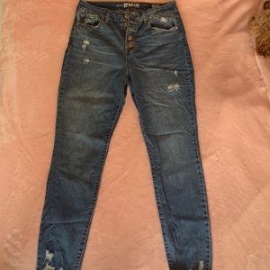 Women’s Skinny Ripped Jeans